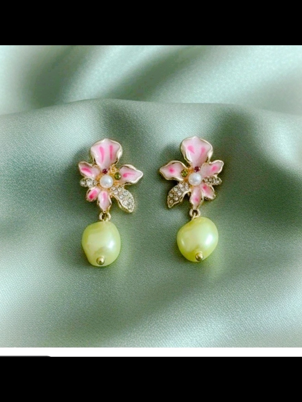 In The Style of Alexis Bittar Pink Enamel Flower Earrings Green Pearl Drops NWOT